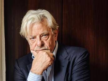 Tv, Giancarlo Giannini sul Nove nei panni di inventore e scienziato Tv, Giancarlo Giannini sul Nove nei panni di inventore e scienziato